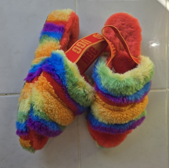 UGG Slides 🌈 - Picture 2 of 5